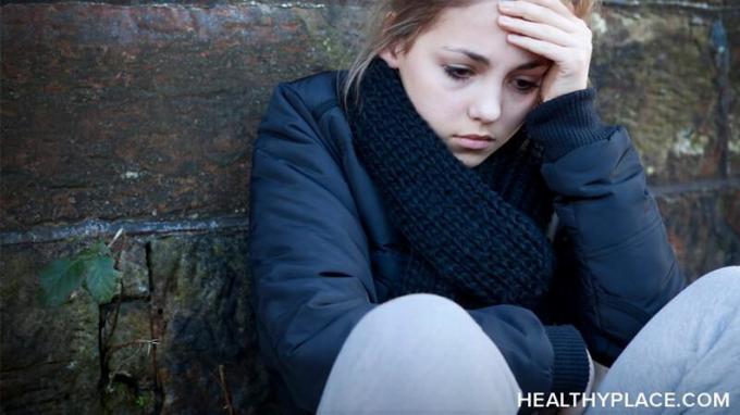 Kayla Chang, autorka blogu „Hovorenie o sebapoškodzovaní“, hovorí o vzťahu medzi sebapoškodzovaním a duševnými chorobami.