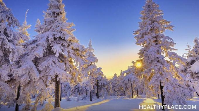 Zvládate dobre zimu? Ak nie, vyskúšajte tieto návrhy, ktoré vám pomôžu dostať zimnú depresiu pod kontrolu. Naučte sa ich na HealthyPlace.