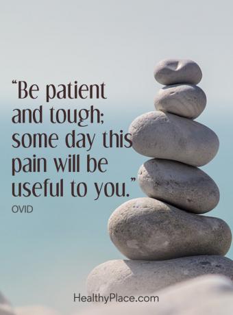 Citáty pozitivity nám pomáhajú zostať silné - buďte trpezliví a tvrdí: jedného dňa pre vás táto bolesť bude užitočná.
