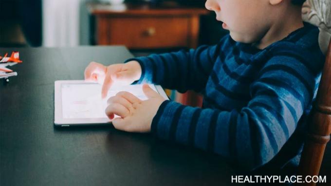 Týchto päť rodičovských zručností pre digitálny vek vám môže pomôcť rozhodnúť sa o limitoch pre používanie zariadení vašich detí. Prečítajte si ich na HealthyPlace.
