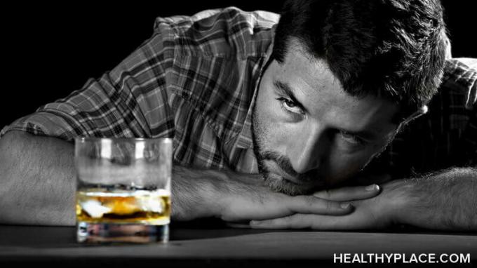 Faktory, ktoré vedú k relapsu alkoholu a ako zabrániť recidíve pitia.