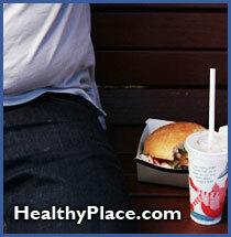 Lekári považujú osobu za obéznu, ak váži viac ako 20% nad očakávanú hmotnosť vzhľadom na vek, výšku a stavbu tela. Morbidná alebo malígna obezita je vyššia ako 100 libier nad.